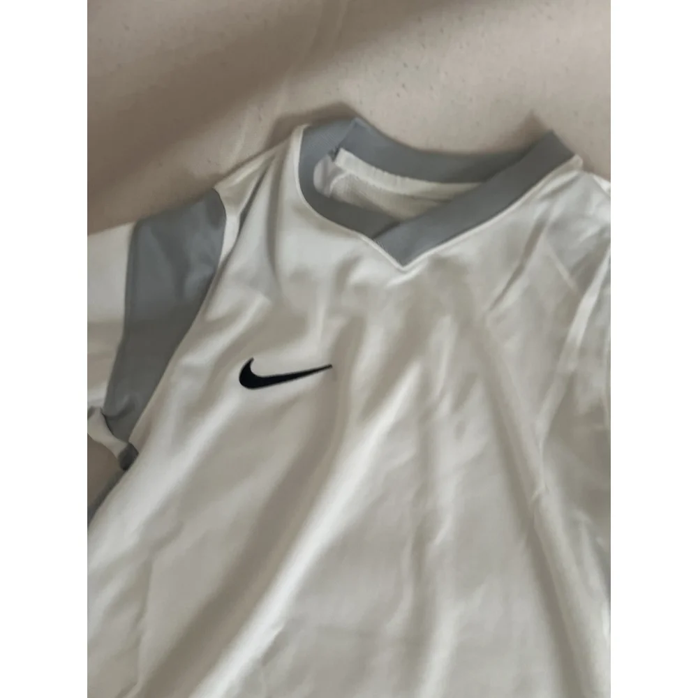 Nike Kid's Sportwear Logo White Youth Dri FitT-Shirt Size S Unisex New